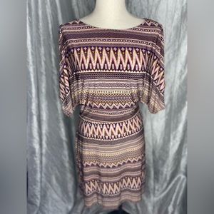 BCBG Maxazria beautiful boho midi dress wide short sleeves & wide tie